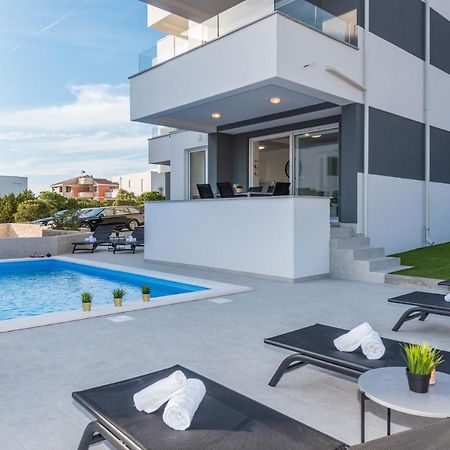 Pool Apartments Banta B Novalja Extérieur photo