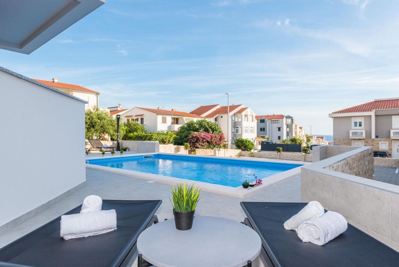 Pool Apartments Banta B Novalja Extérieur photo